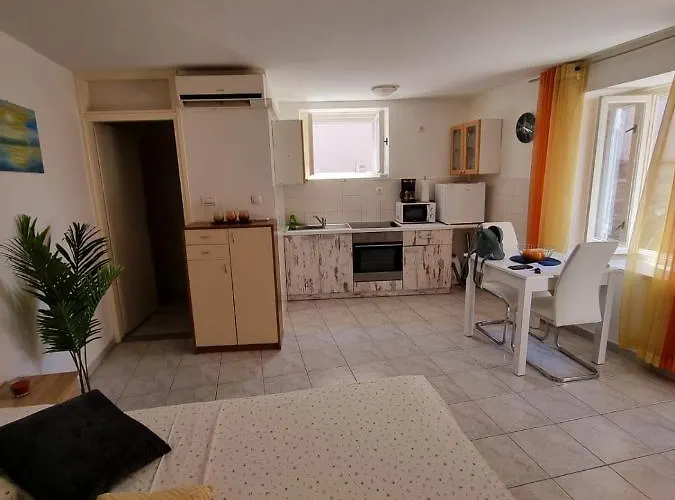 アパート Sunset Petra *